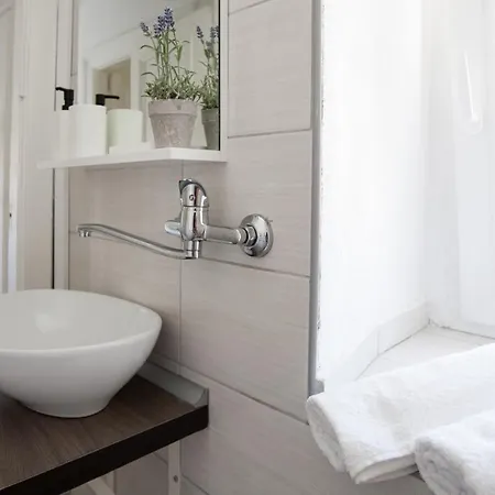 Central Square Slavuj *