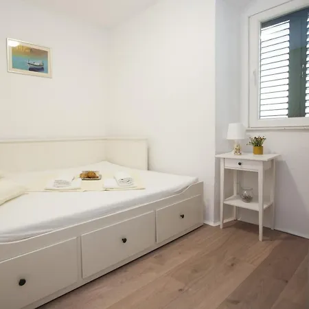 Central Square Slavuj