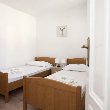 Central Square Slavuj Apartment