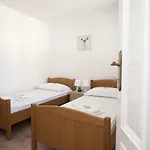Central Square Slavuj Apartamento