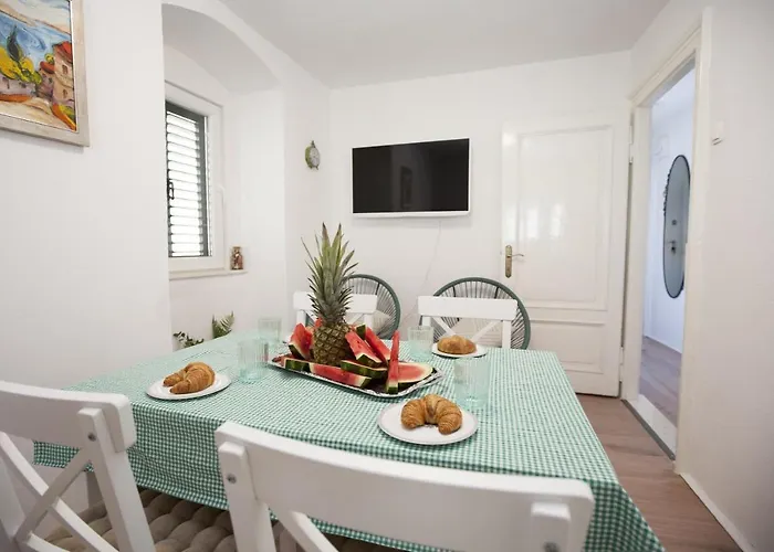 Central Square Slavuj Appartement *